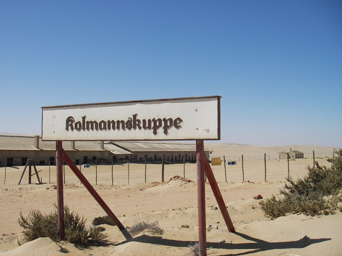El letrero de la localidad de Kolmannskuppe