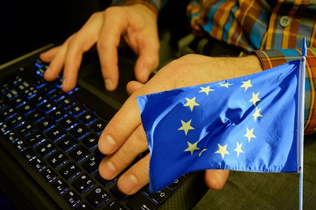 La imagen actual no tiene texto alternativo. El nombre del archivo es: r83mezxe.jpg